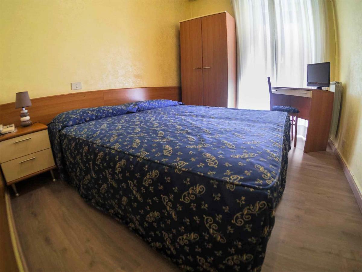 Albergo Dei Leoni مونتيروتوندو المظهر الخارجي الصورة